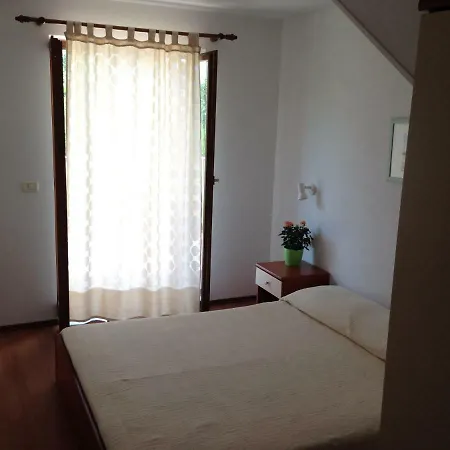 Leo Apartman *